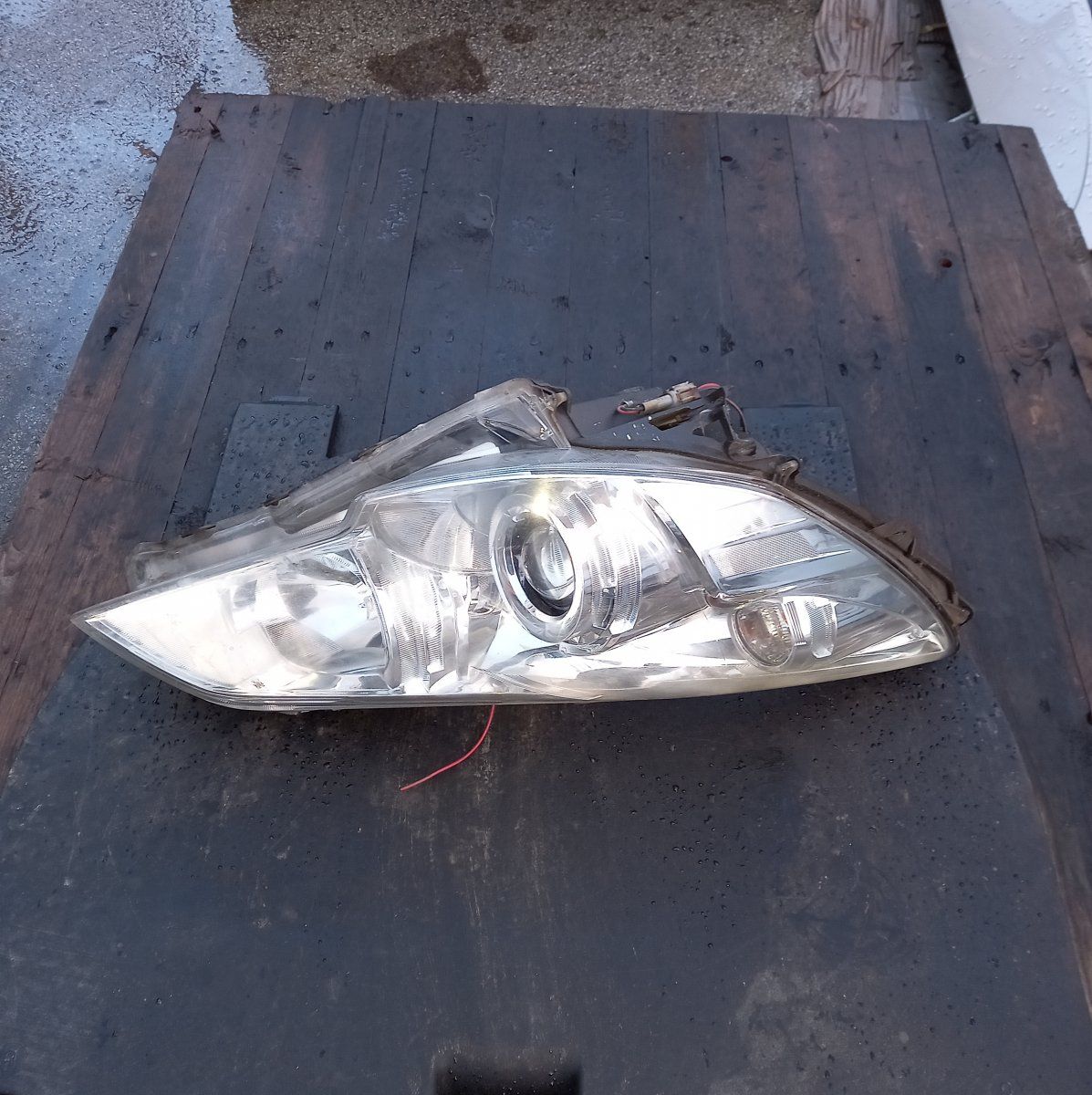 Headlight right SUBARU LEGACY V / Outback (2009-2014)