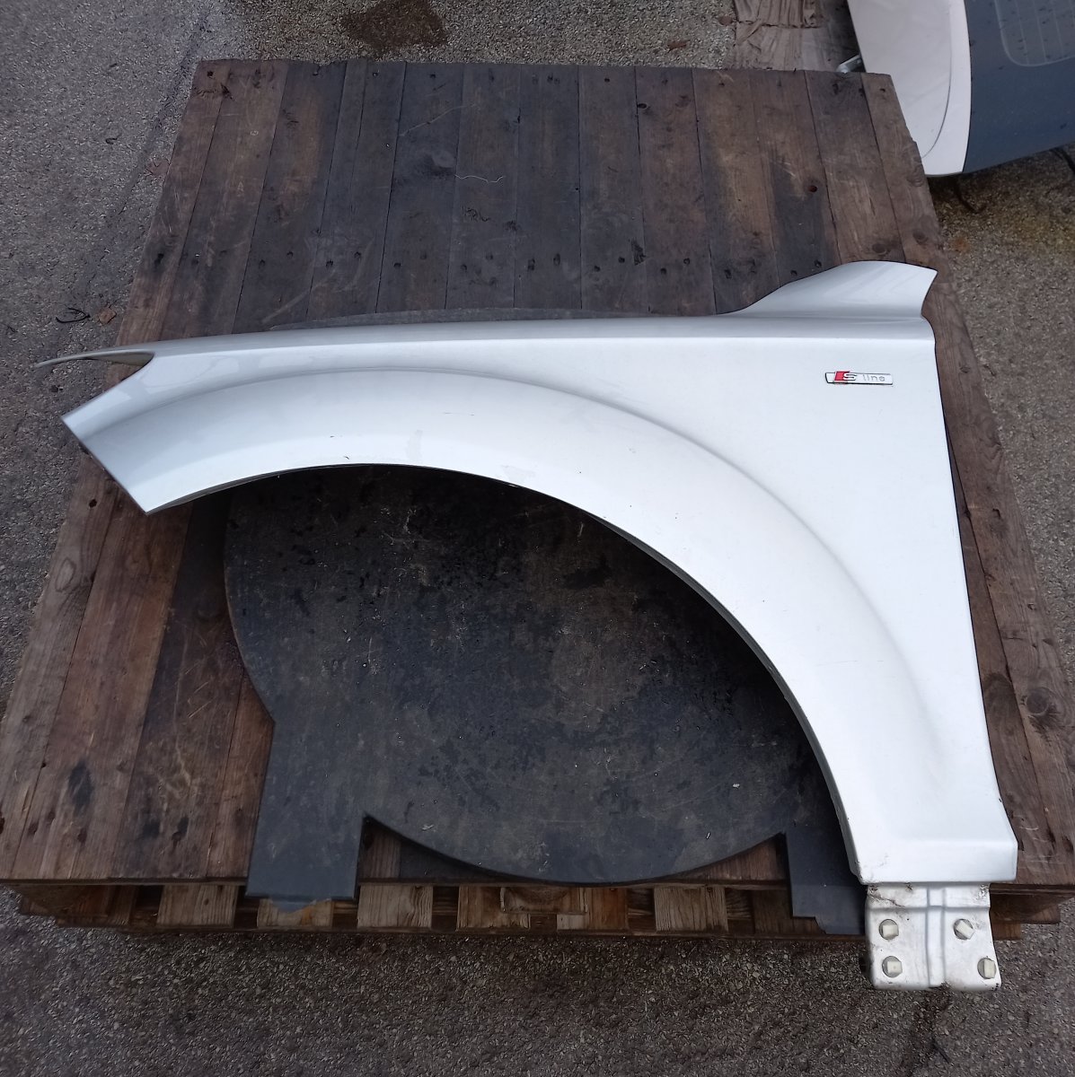 Audi Q7 (4L) Fender Front Left Fender Front Left AUDI Q7 (4L) (2006-2015)

Gen...