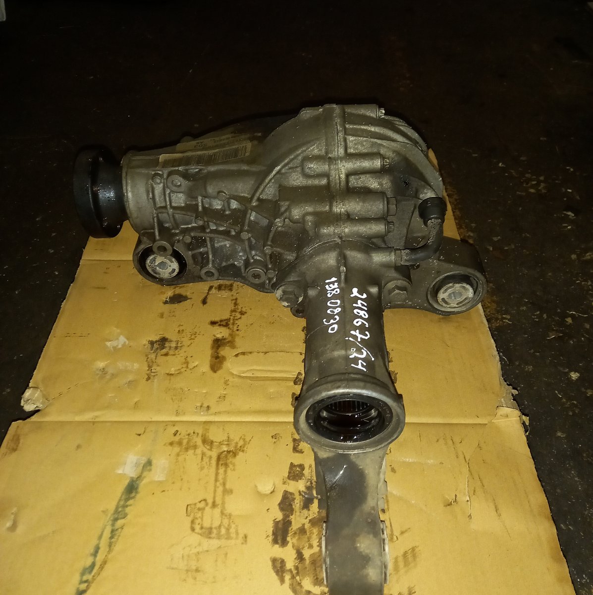 Jeep Grand Cherokee (WK) Etuakselin tasauspyörästö P68154503AB 68154503AB Front axle Differential ...