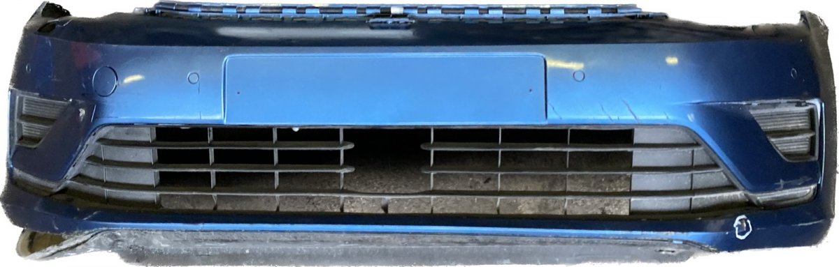 Volkswagen Golf Sportsvan front bumper