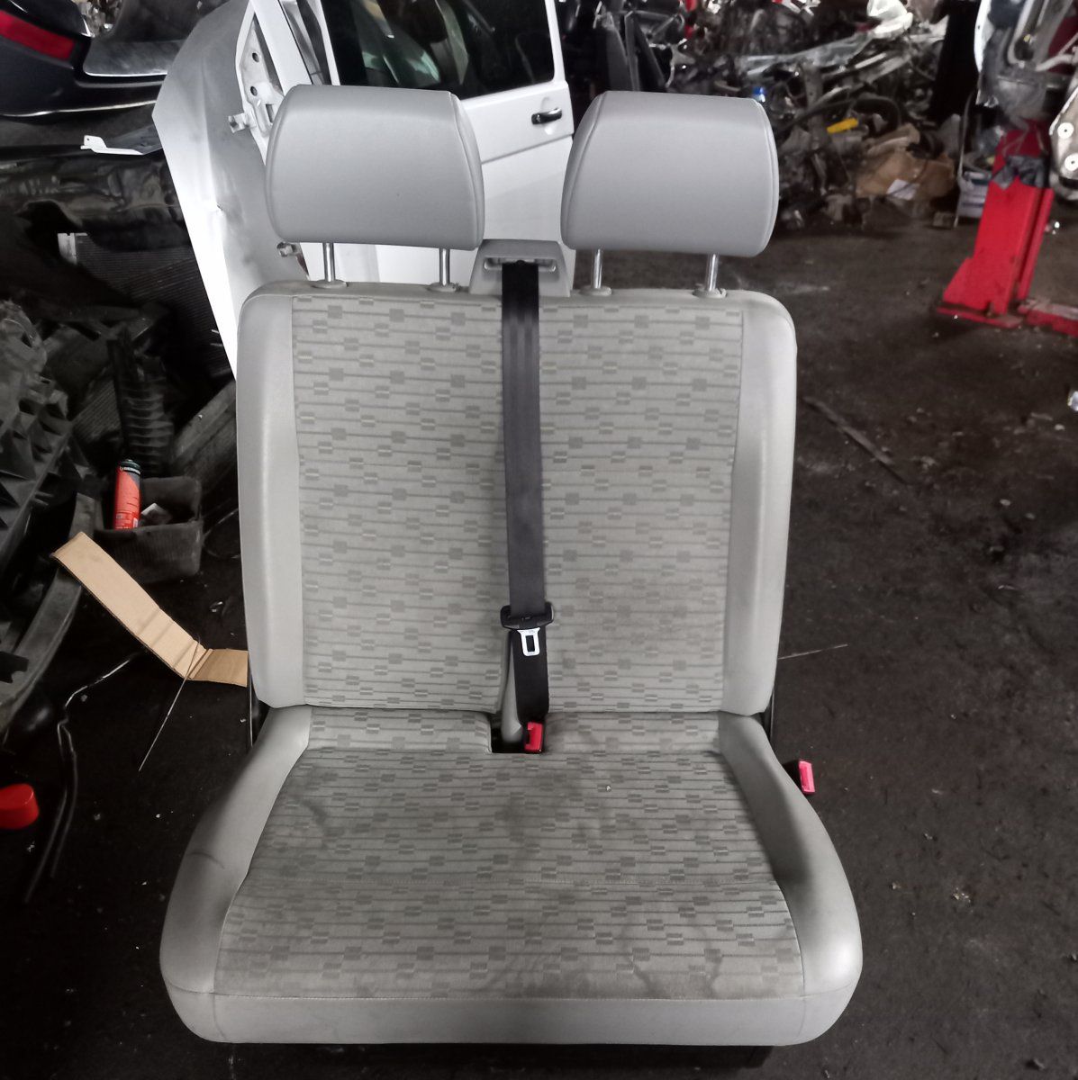 Front seat right VW TRANSPORTER T5 / MULTIVAN (7H, 7E, 7J) (2003-2015)