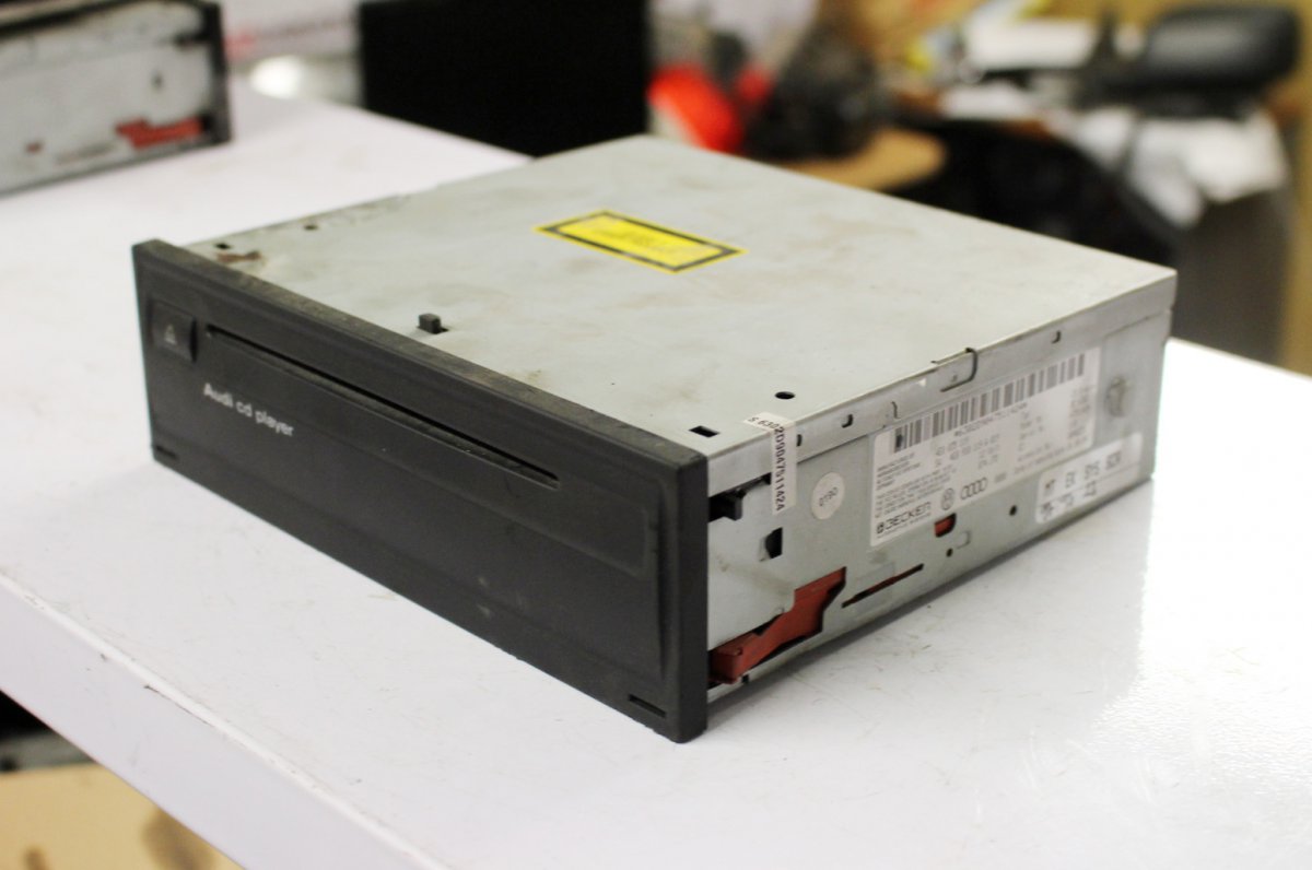 Audi A8 (D3) Cd changer CD  Changer AUDI A8 (4E) (2002-2010)

Part code...