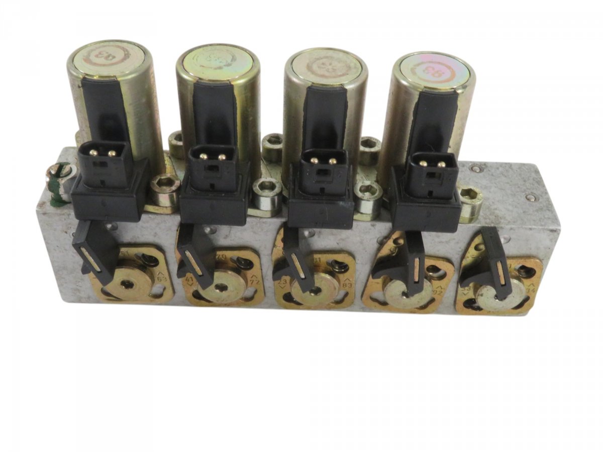 Mercedes-Benz 200 - 500 / E (W124) Convertible roof hydraulic block A1298000178 A1298001978 Convertible roof hydrau...