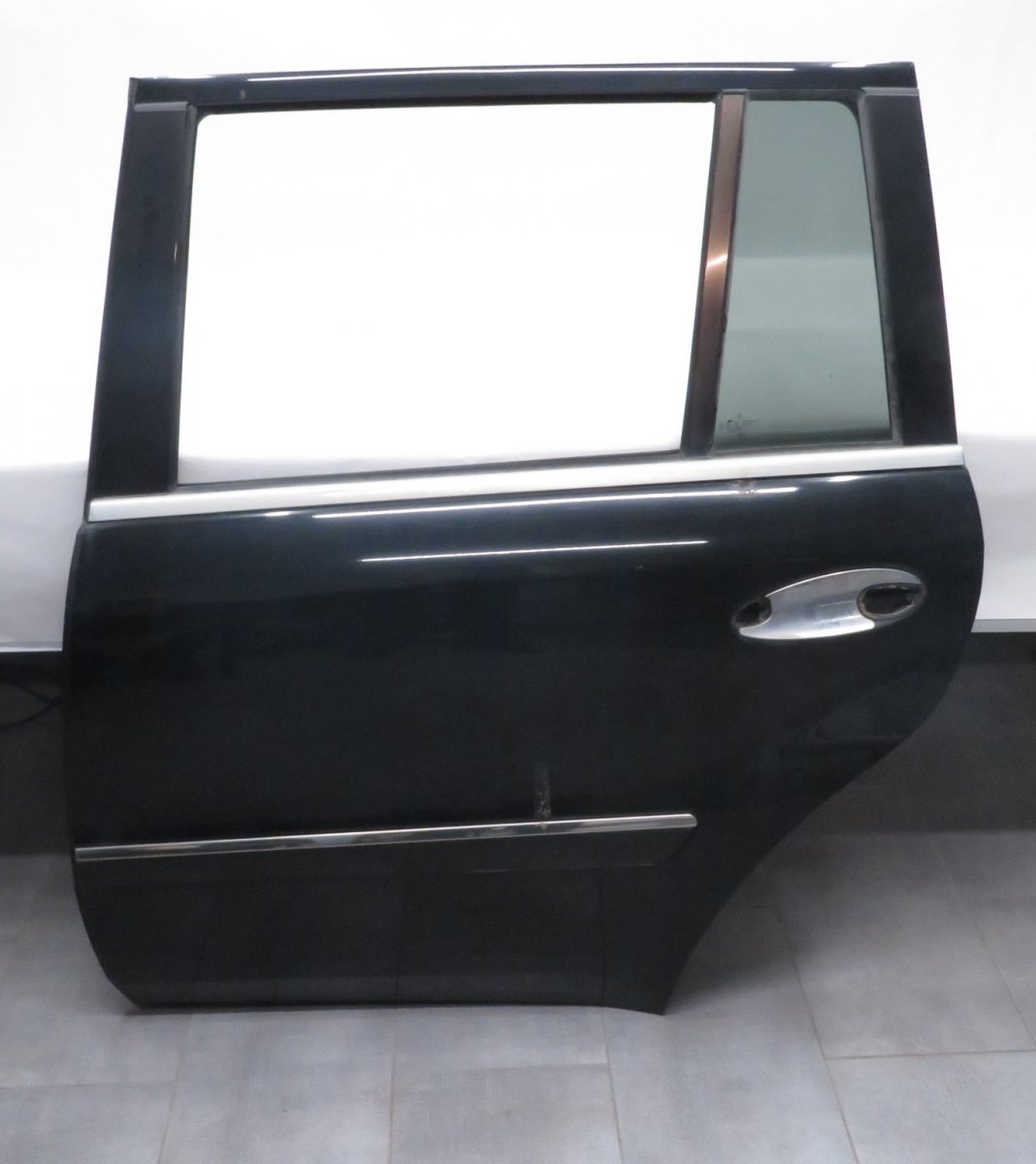 Mercedes-Benz A (W169) Door Rear Left A1647300905 1647300905 Door Rear  Left MERCEDES...