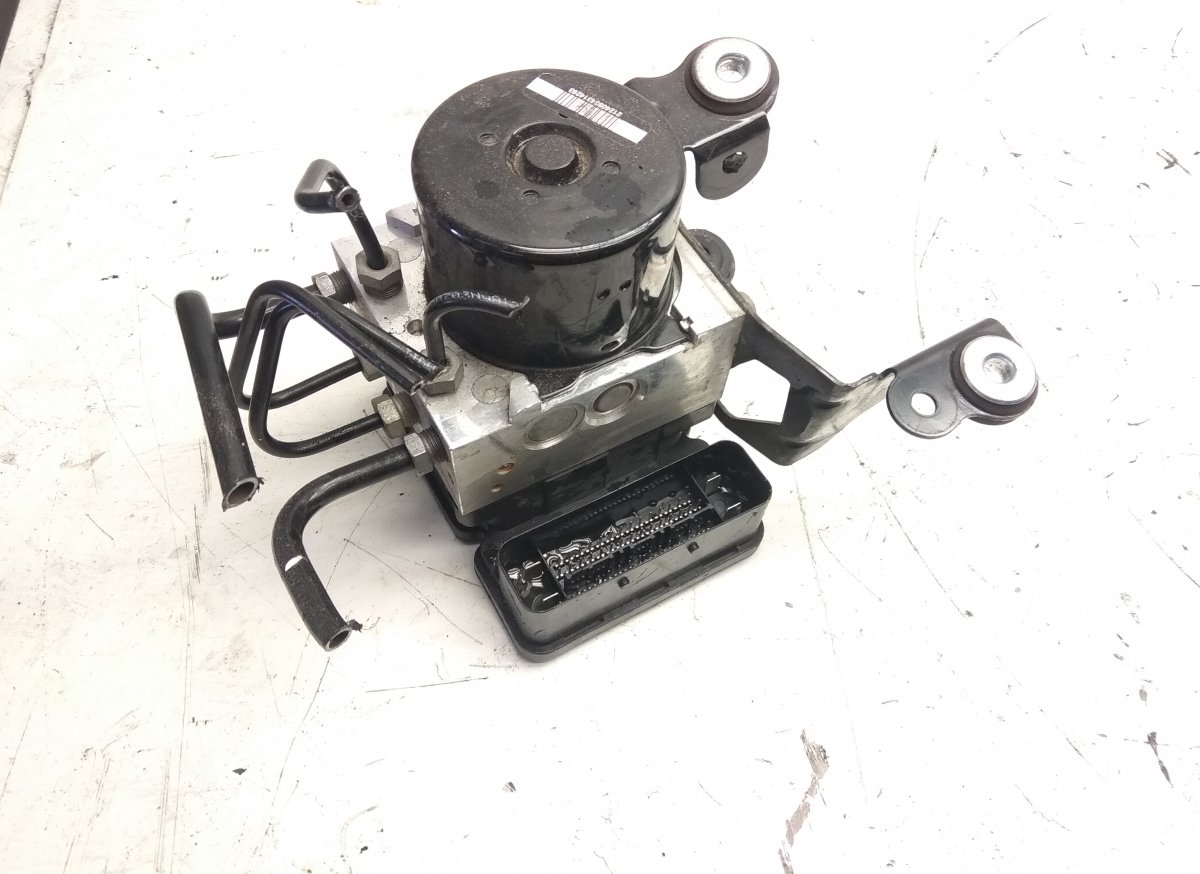 Volvo XC60 ABS hydraulic unit / pump ABS hydraulic unit / pump VOLVO XC60 I (2008-20...