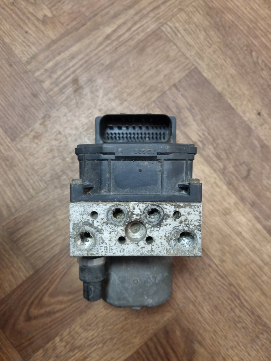 Toyota Corolla ABS hydraulic unit / pump 895410F010 ABS hydraulic unit / pump TOYOTA COR...