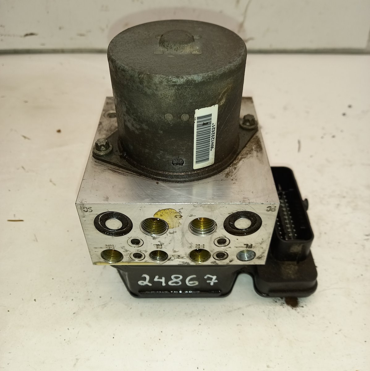 Jeep Grand Cherokee (WK) ABS hydraulic unit / pump P68241677AB 68241677AB 68262200AA 68225501AH 68...