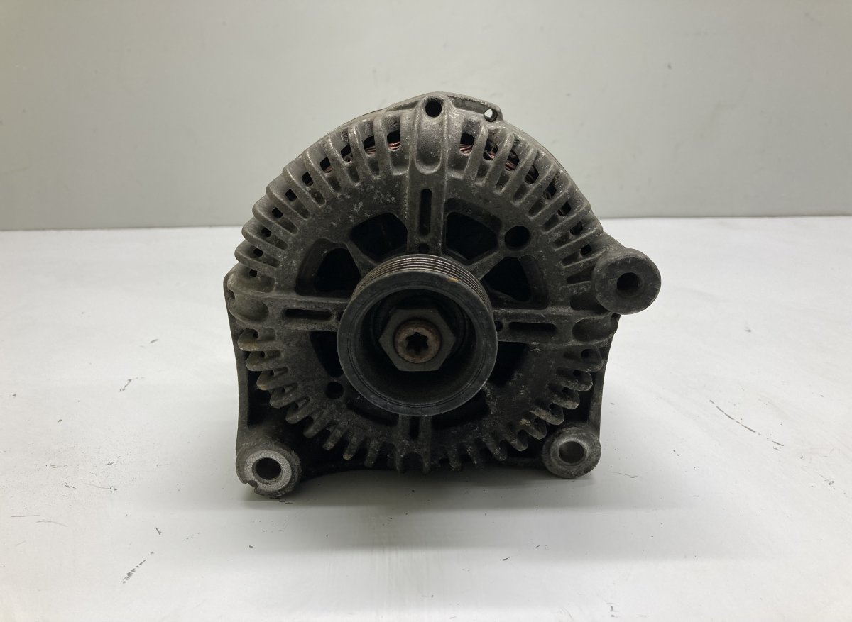 BMW 3 (E46) Alternator 12318517262 Alternator BMW 3 (E90, E91, E92, E9...