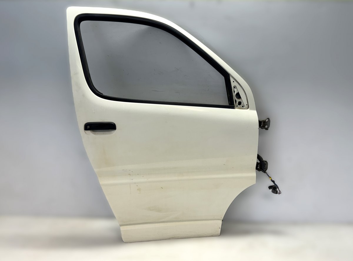 Toyota Hiace (H200) Door Front Right 6700126180 Door Front Right TOYOTA HIACE / GRAN...