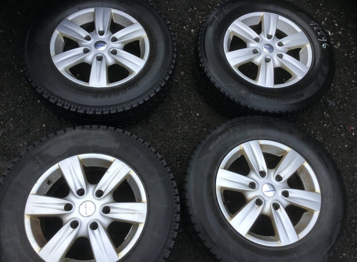 Комплект дисков с шинами 4 шт. KIA CARNIVAL III (VQ) (2005-2014)