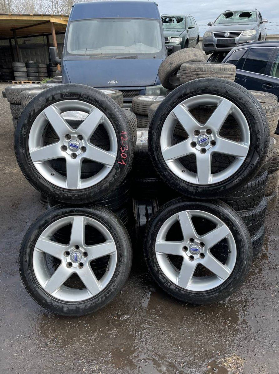 7JX17 ET52.5 D63.4 5X108 Rim set With Tyres 4 pcs VOLVO S40 / V50 / C30 / C70 (MS, MW) (2004-2012)