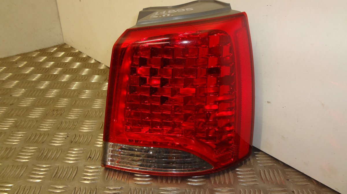 Kia Sorento Tail light, right 924022P020 Tail light, right KIA SORENTO II (XM...