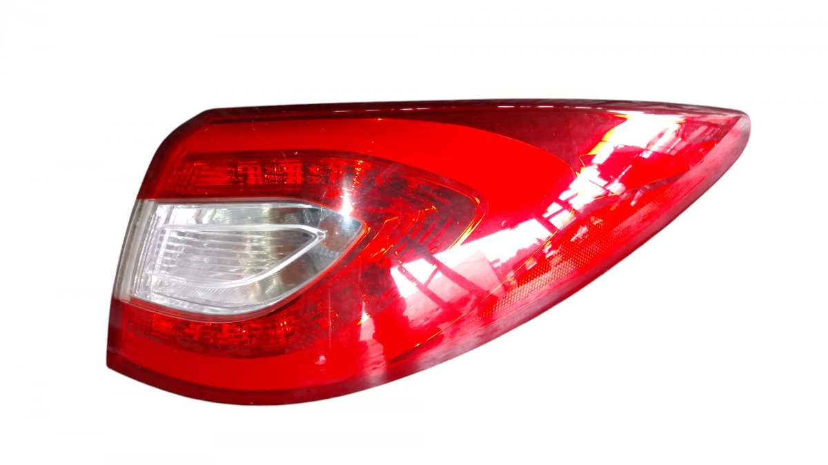 Tail light, right Brand/Model: HYUNDAI TUCSON
Year: 2013
Engine: ...