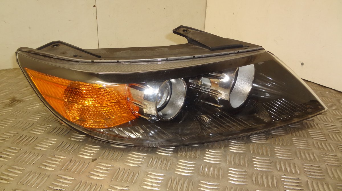 Kia Sorento передняя фара (правая) 921022P040 Headlight right KIA SORENTO II (XM) ...