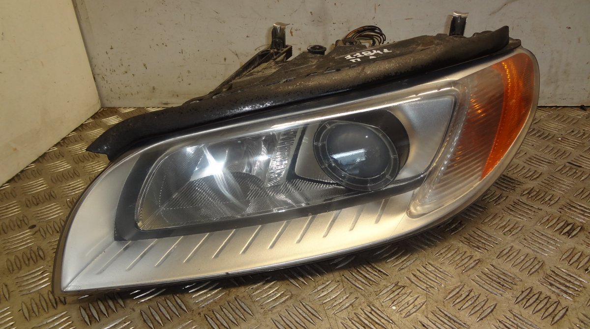 Volvo S80 esituli (vasak) 30796133 Headlight left VOLVO S80 II (AS) (2006...