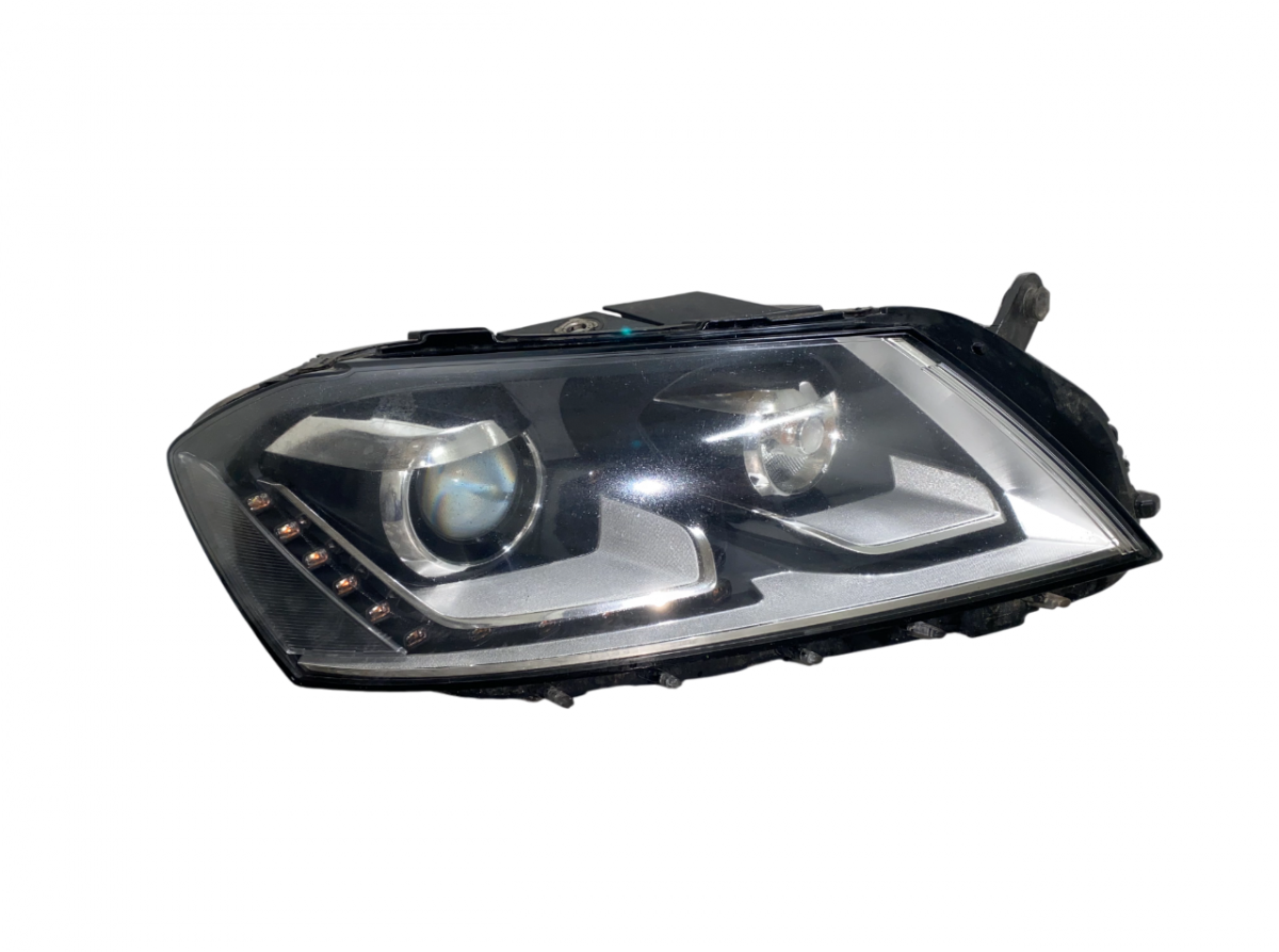 Volkswagen Passat (B7) передняя фара (правая) 90005333 Headlight right VW PASSAT B7 / ALLTRAC...