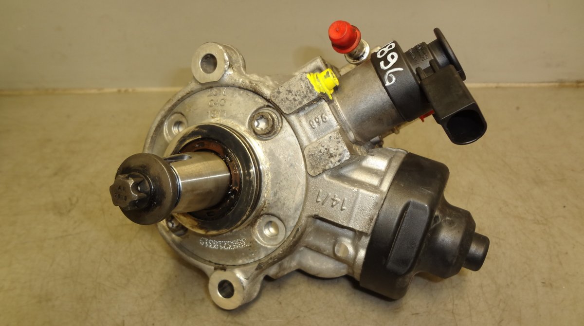 BMW 4 (F32 / F33 / F36) Fuel injection pump, diesel