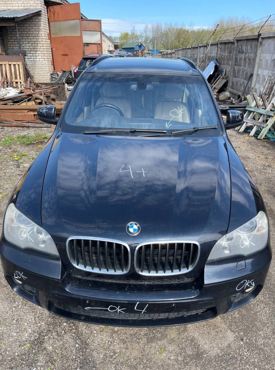BMW X5 (E70) kapotas