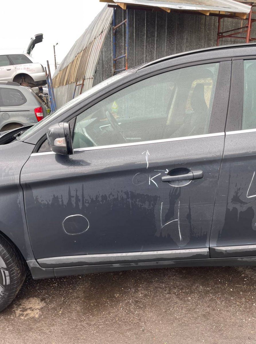 Door Front Left VOLVO XC60 I (2008-2017)