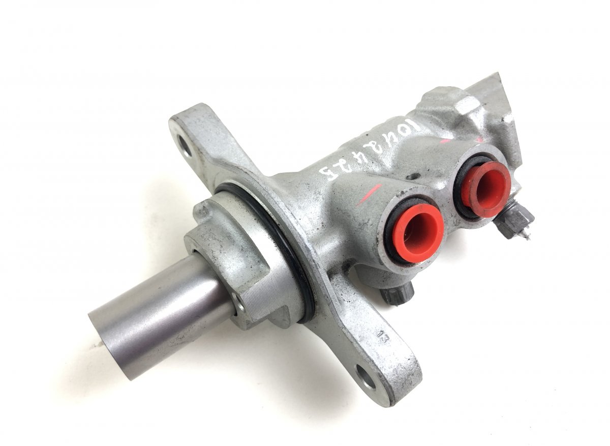 Renault Megane главный тормозной цилиндр 460117706R Brake Master Cylinder RENAULT MEGANE...