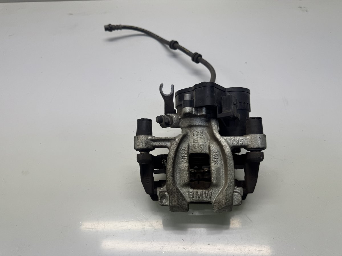 BMW 2 (F22 / F23) Brake caliper rear left 34206883025 6883025 Brake caliper rear left BMW...