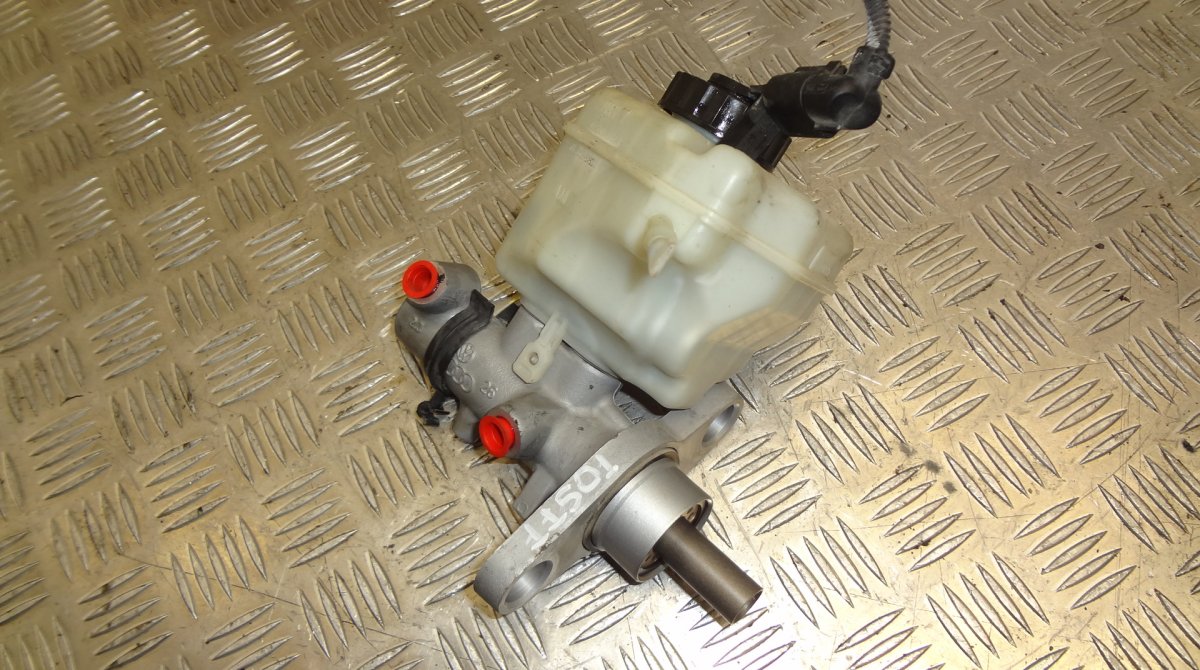 Audi Q7 (4L) brake master cylinder 03350887631 Brake Master Cylinder AUDI Q7 (4L) ...