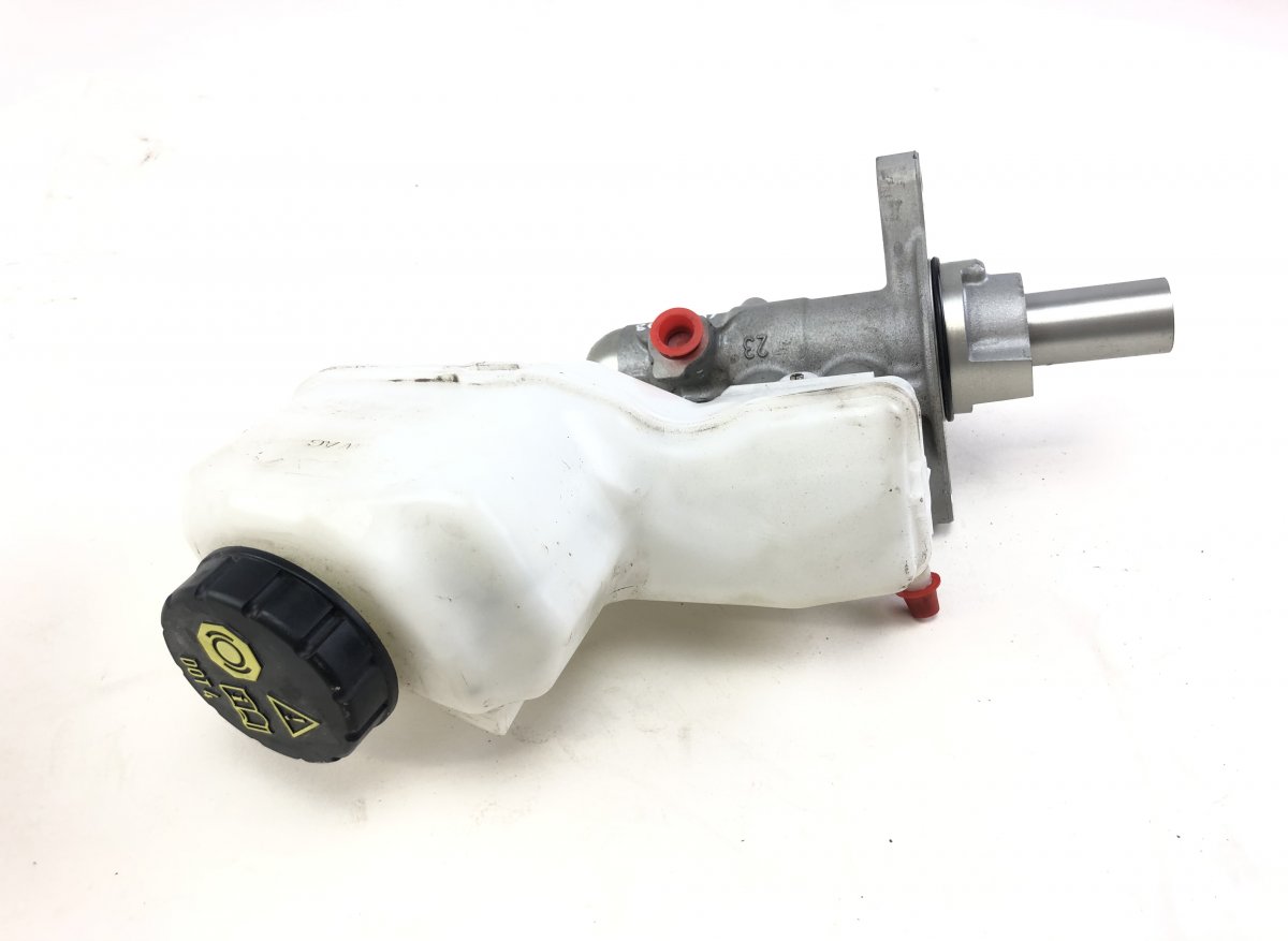 Volkswagen Golf 7 главный тормозной цилиндр 3Q2614019B Brake Master Cylinder VW GOLF VIII (...