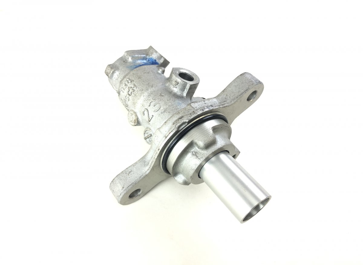 Nissan Qashqai (J12) главный тормозной цилиндр 460106RN5E Brake Master Cylinder NISSAN QASHQAI...