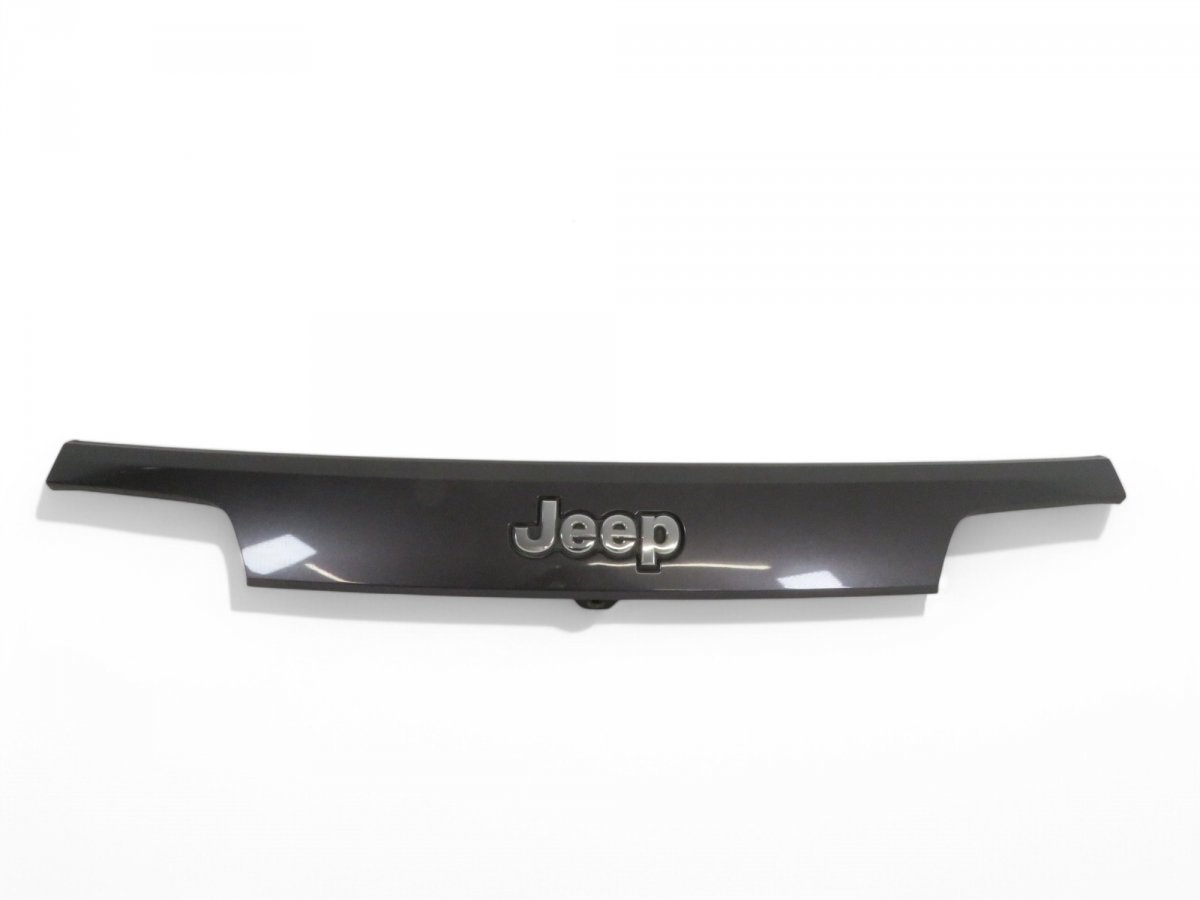Jeep Grand Cherokee (WK) Bootlid / tailgate reflector panel 1WD55TRMAD Bootlid / tailgate reflector panel J...