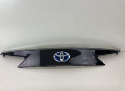 76811-02830 Рефлекторен панел на капака на багажника / вратата на багажника TOYOTA AURIS (E18) 2012-2018
