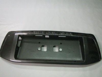 Bootlid / tailgate reflector panel TOYOTA LAND CRUISER 150 (2009-2021)
