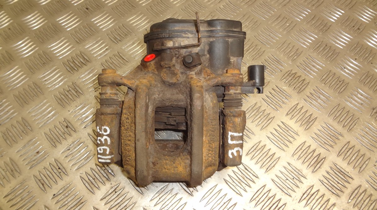 BMW 5 (E60 / E61) Brake caliper rear right Brake caliper rear  right BMW 5 (F10, F11) (201...