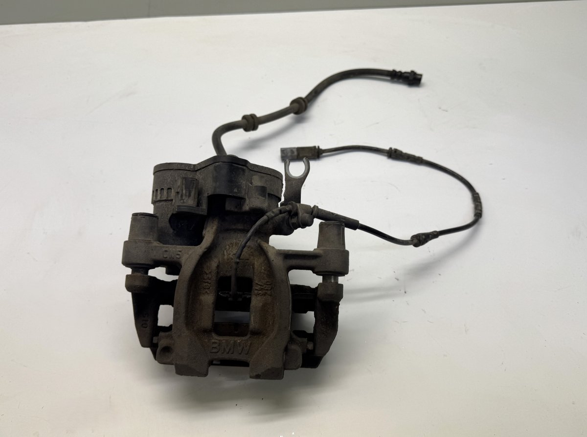 BMW X1 (F48) Brake caliper rear right 34216860006 6860006 Brake caliper rear  right B...
