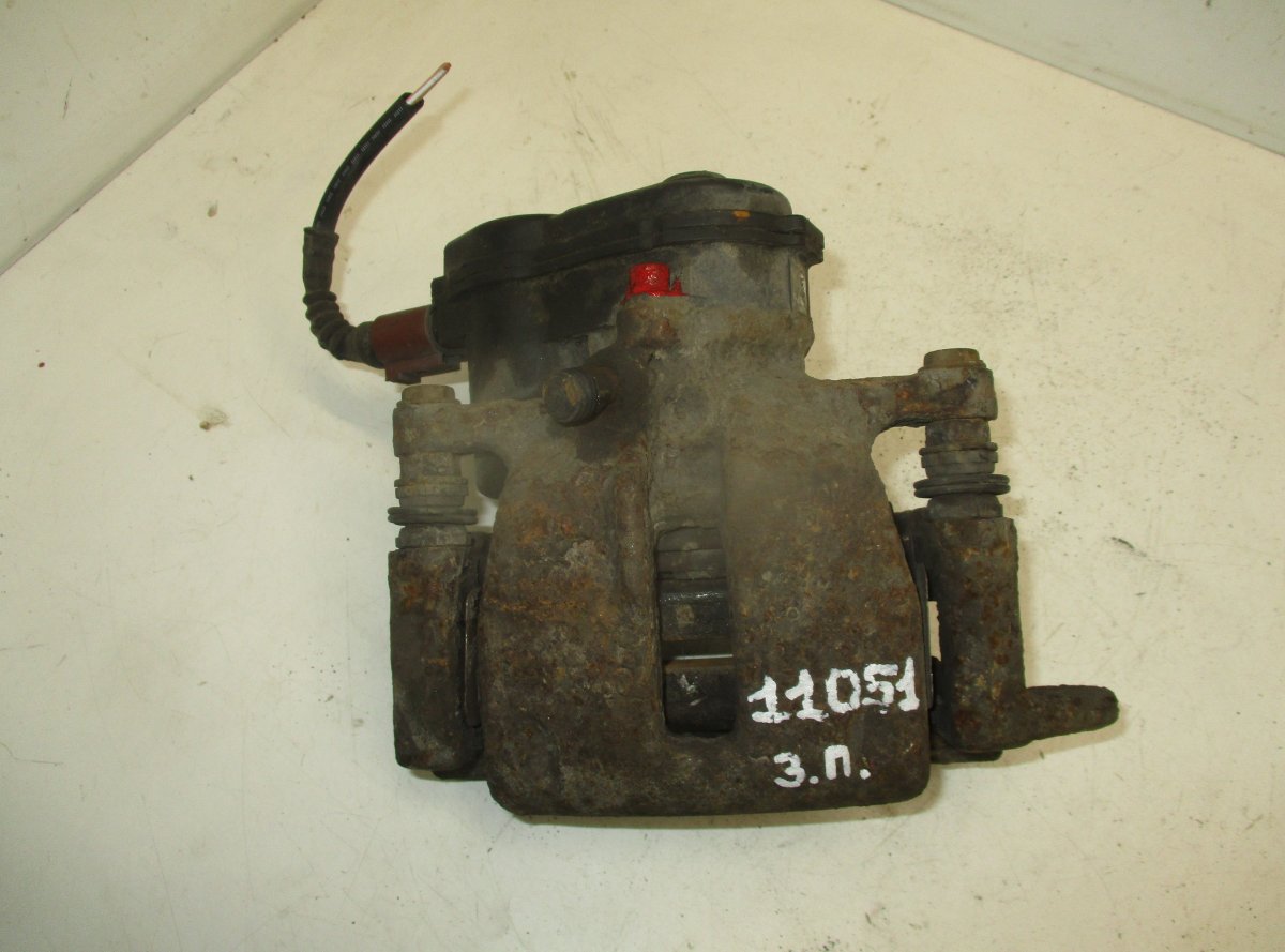 Audi A4 (B8) Brake caliper rear right Brake caliper rear  right AUDI A4 / A4 ALLROAD ...
