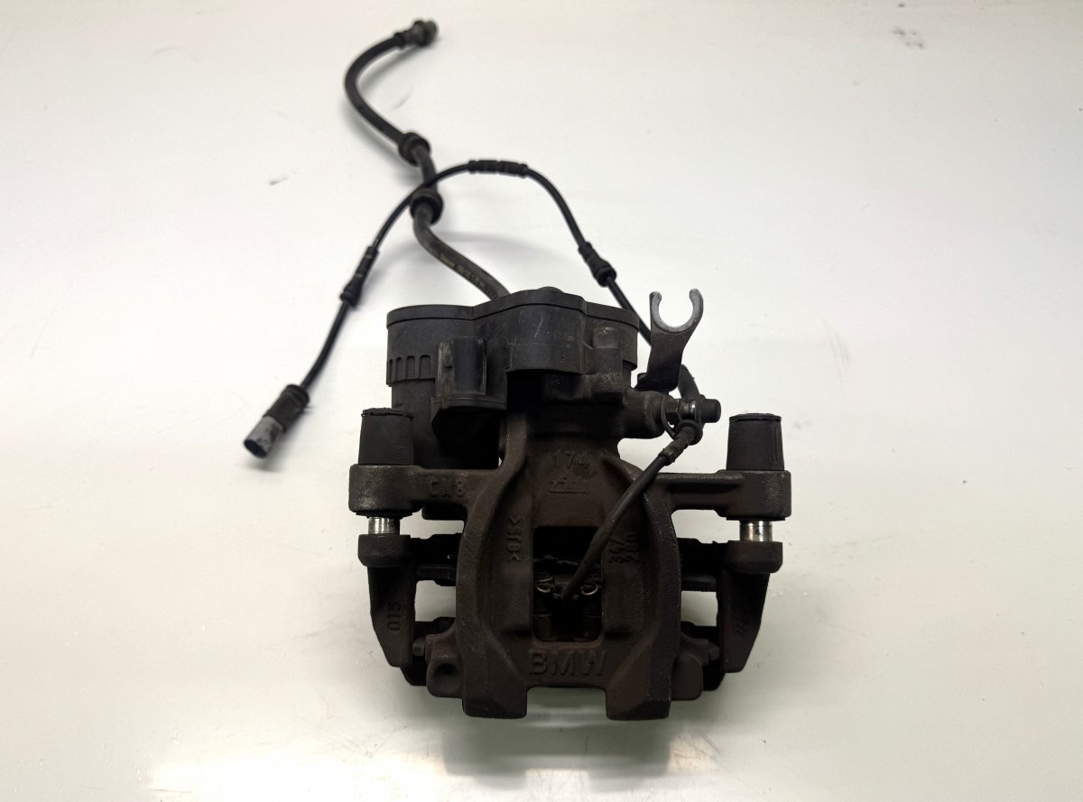 BMW 2 (F22 / F23) Brake caliper rear right 34206883026 6883026 Brake caliper rear  right B...