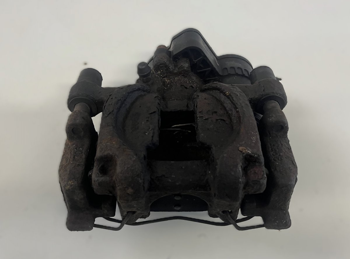 Subaru Legacy Brake caliper rear left 26620AL030 Brake caliper rear left SUBARU LEGAC...