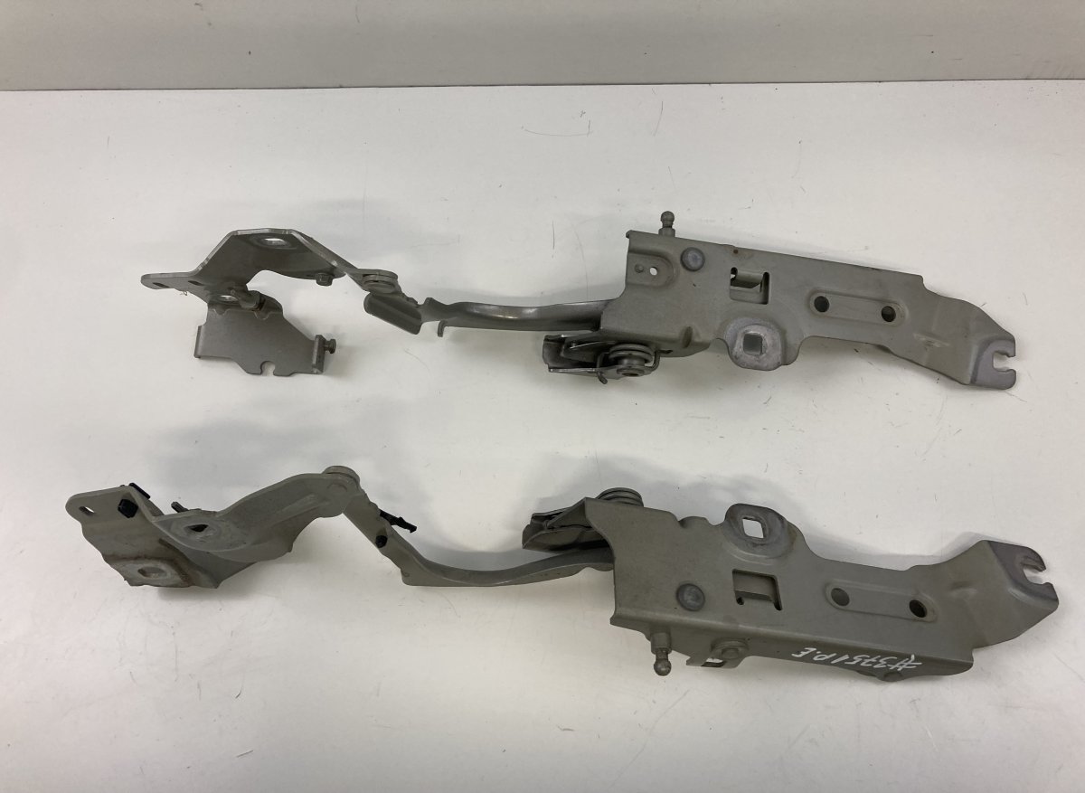 BMW 2 (F22 / F23) Bonnet hinge set 7300521 7300522 Bonnet hinge set BMW 2 Active T...
