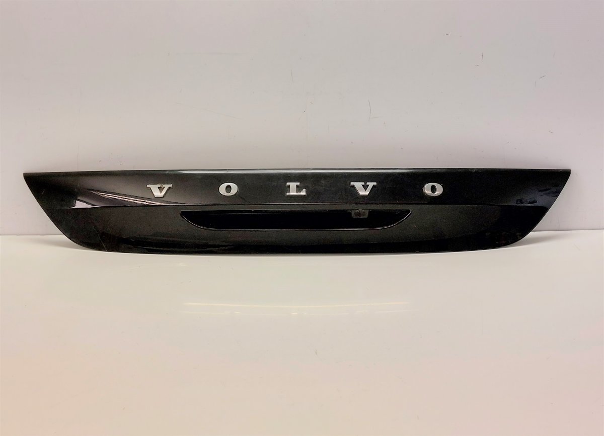 Volvo V40 Bootlid / tailgate moulding 31347052 650300705 Bootlid / tailgate moulding ...