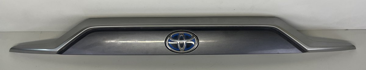 Toyota RAV4 (XA40) Bootlid / tailgate moulding 7680142240 7680142260 7681142390 7681142410 Boo...