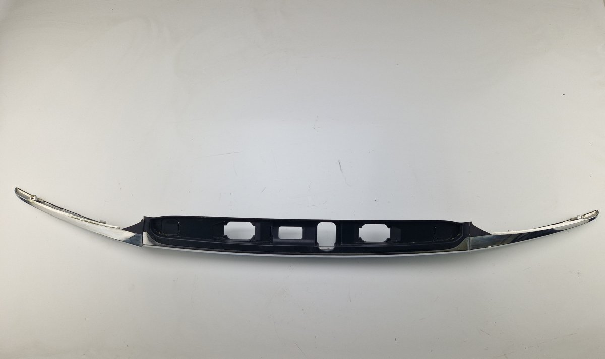 Mazda 6 (GJ / GL) Bootlid / tailgate moulding CHK17050811 Bootlid / tailgate moulding MAZDA 6...