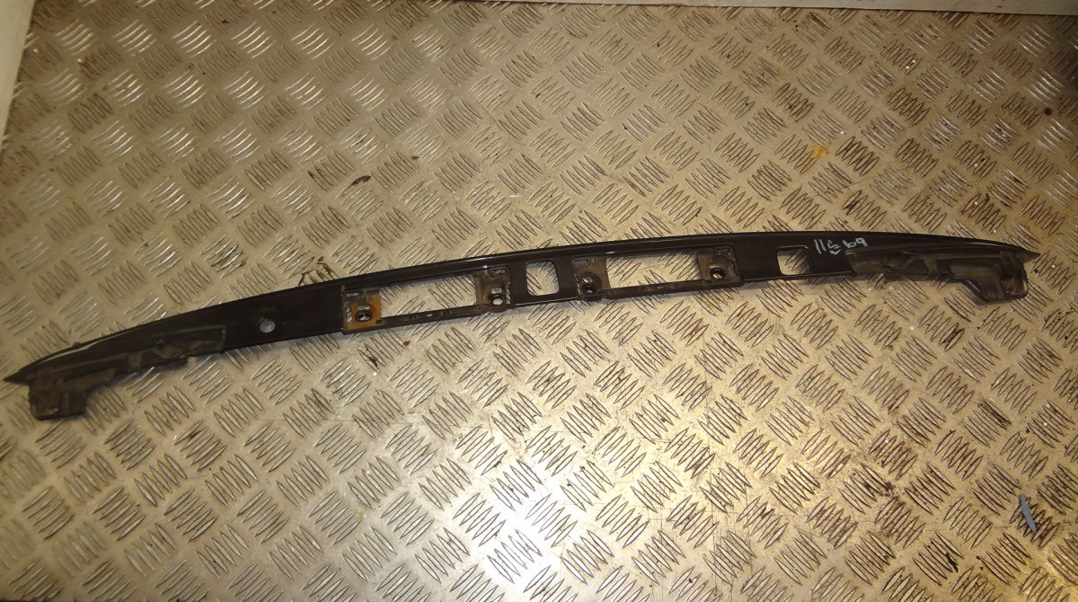 Lexus GS Bootlid / tailgate moulding 7680130240 7680130250 Bootlid / tailgate mouldi...