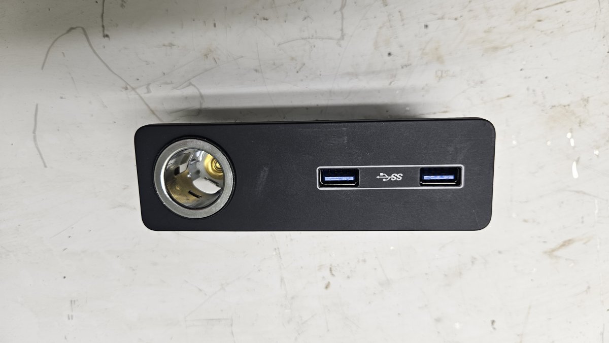 Jaguar XF Audio input / USB socket