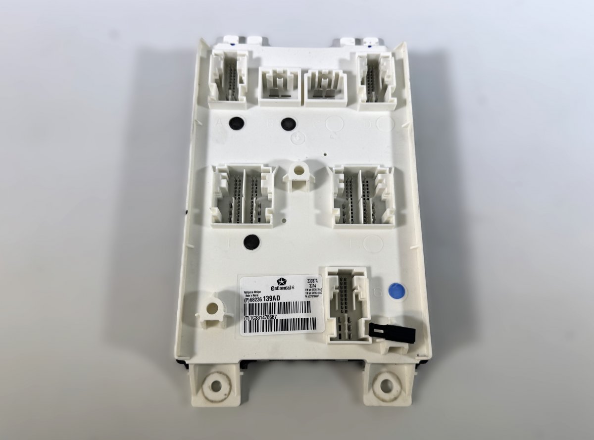Jeep Grand Cherokee (WK) Body control module (BCM) P68236139AD 68236139AD Body control module (BCM...