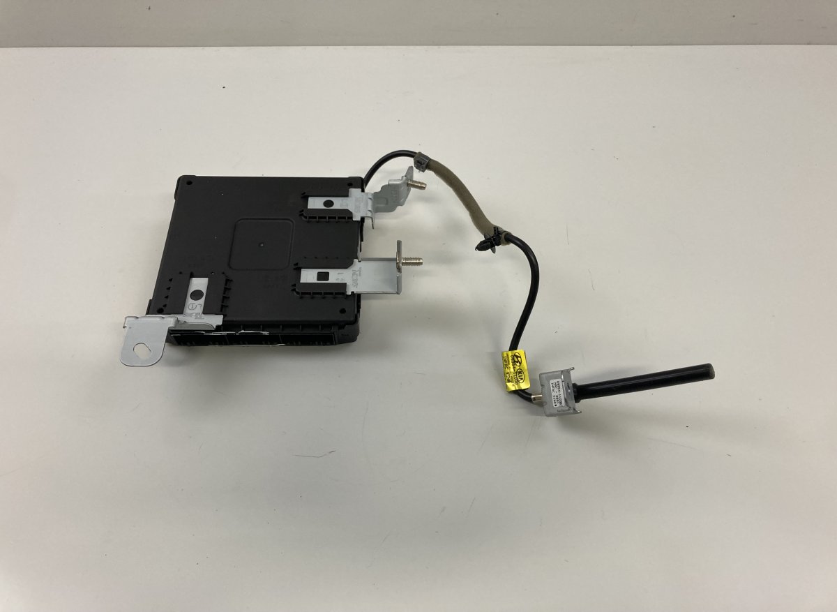 Kia Sportage Body control module (BCM) 95400-F1100 95400F1100 D9954-11000 Body control...