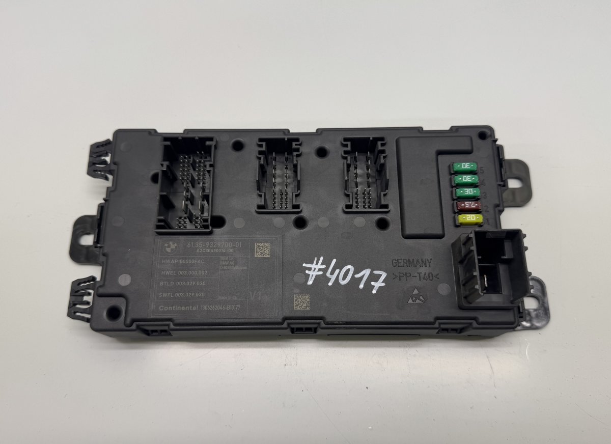 BMW 1 (E81 / E82 / E87 / E88) Body control module (BCM) 6135932970001 6135-9329700 61359329700 Body con...