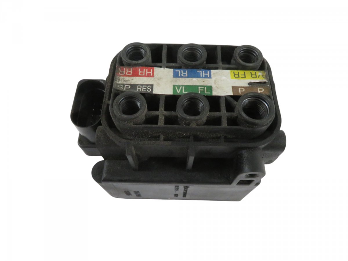 Mercedes-Benz A (W169) Air suspension valve block