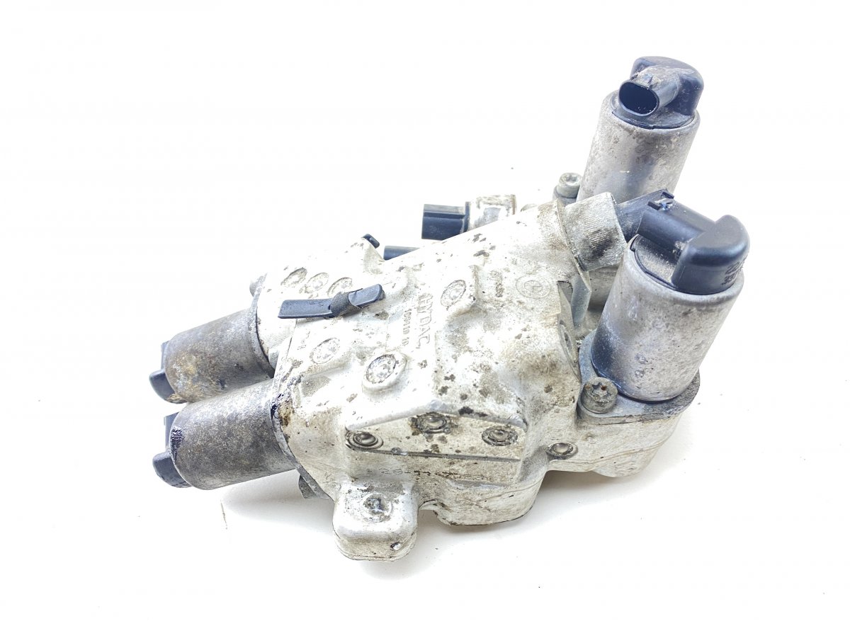 BMW 5 (F10 / F11) Air suspension valve block 37146775258 Air suspension valve block BMW 5 GR...