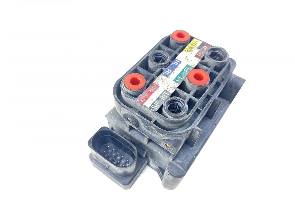 Mercedes-Benz A (W169) Air suspension valve block