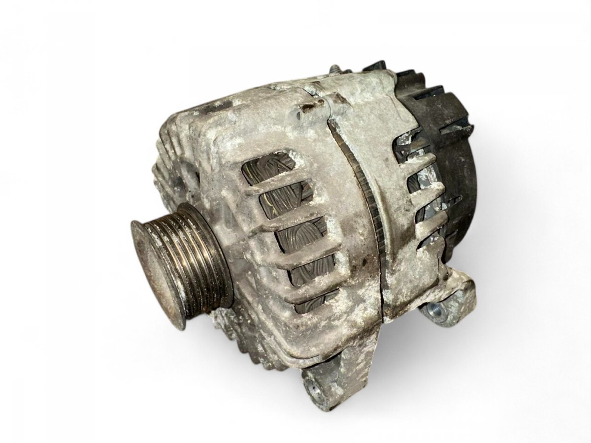 BMW 3 (E90 / E91 / E92 / E93) Alternator 12318509224 8509224 12318570675 8570675 Alterna...