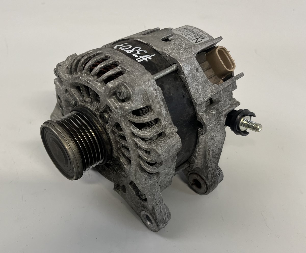 Mazda 3 (BM / BN) Alternator SH1NA2TX9181 Alternator MAZDA 3 III (BM) (2013-...